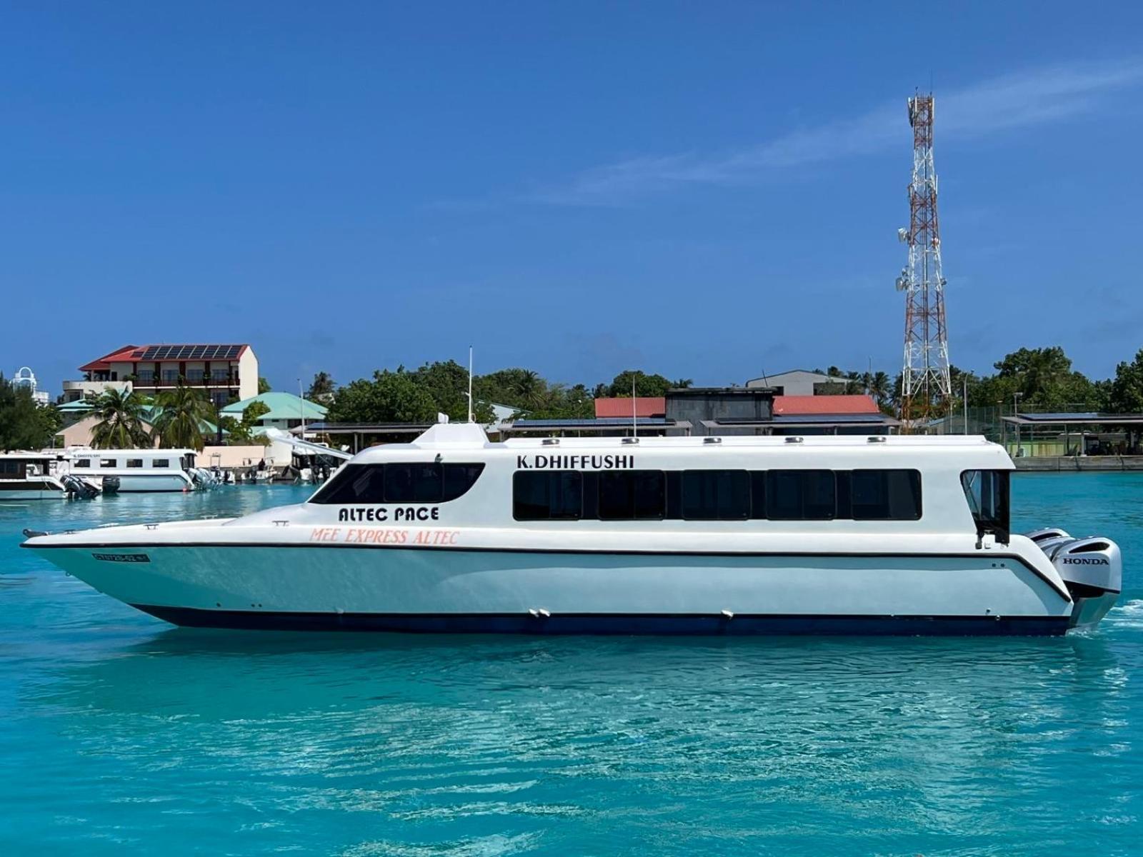 Heron Beach Hotel - The Best Maldivian Getaway In Dhiffushi,Maldives Екстер'єр фото