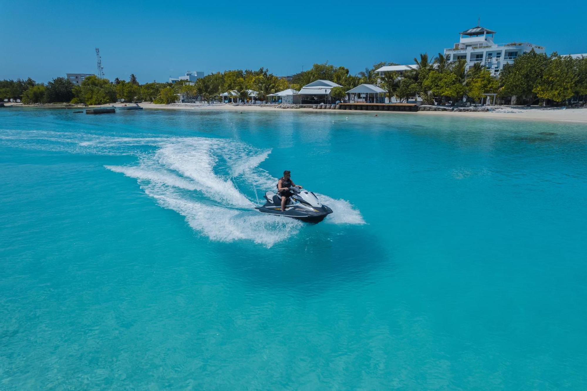 Heron Beach Hotel - The Best Maldivian Getaway In Dhiffushi,Maldives Екстер'єр фото