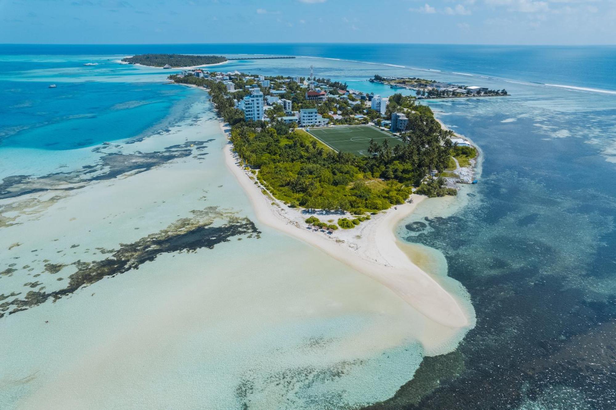 Heron Beach Hotel - The Best Maldivian Getaway In Dhiffushi,Maldives Екстер'єр фото